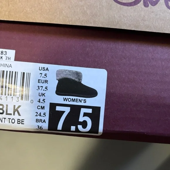 Skechers Women's Black and Gray Faux Fur Boots - Picture 6 of 6